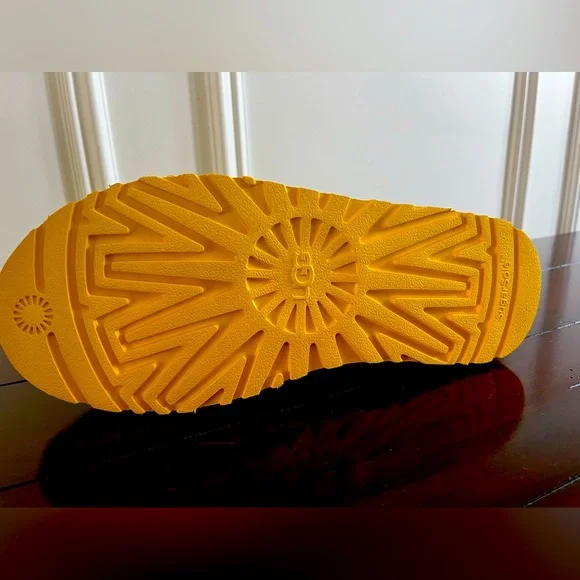 NWOT UGG Men’s Nuemel Boot - Size 9 - Picture 8 of 9